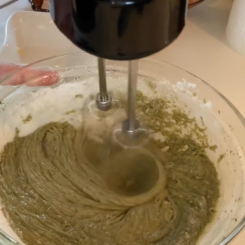 Step 2 Sift and mix the flour Mint butter cookies