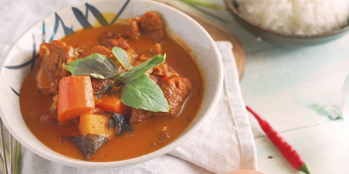 recipe for delicious and attractive coconut milk curry with boiled fish 04138