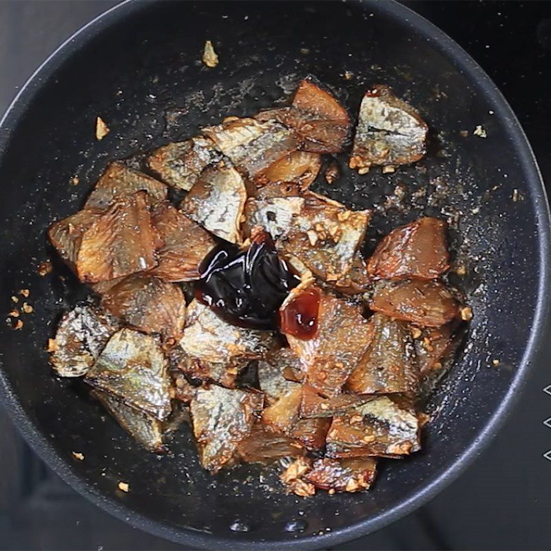 Step 2 Fish simmered with fermented fish sauce Golden threadfin fish simmered with fermented fish sauce