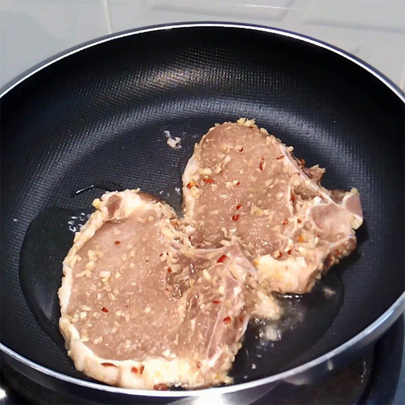 Step 3 Sear the ribs Grilled ribs with lemongrass and chili