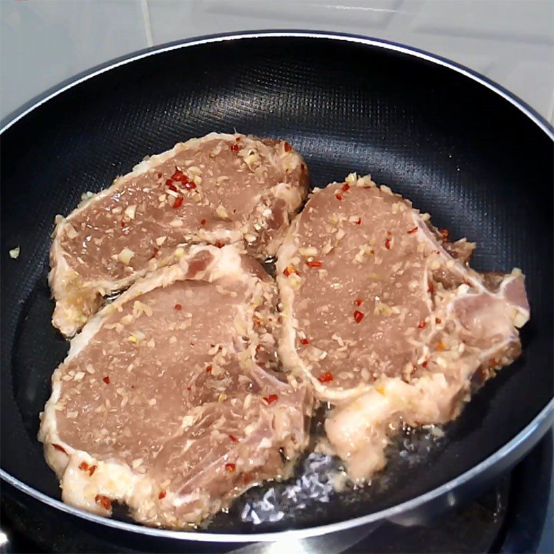 Step 3 Sear the ribs Grilled ribs with lemongrass and chili