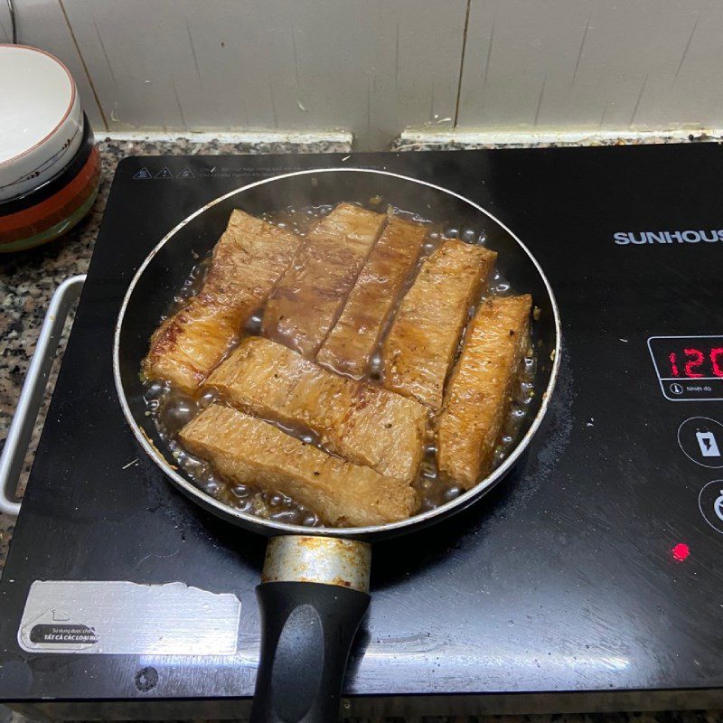 Step 4 Simmer the ribs with coconut water