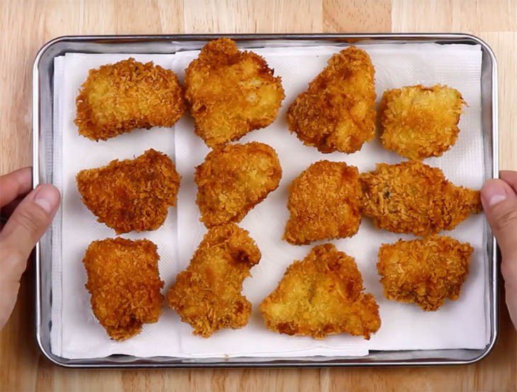 Step 1 Fry the chicken Fried Chicken Salad with Cheese Sauce