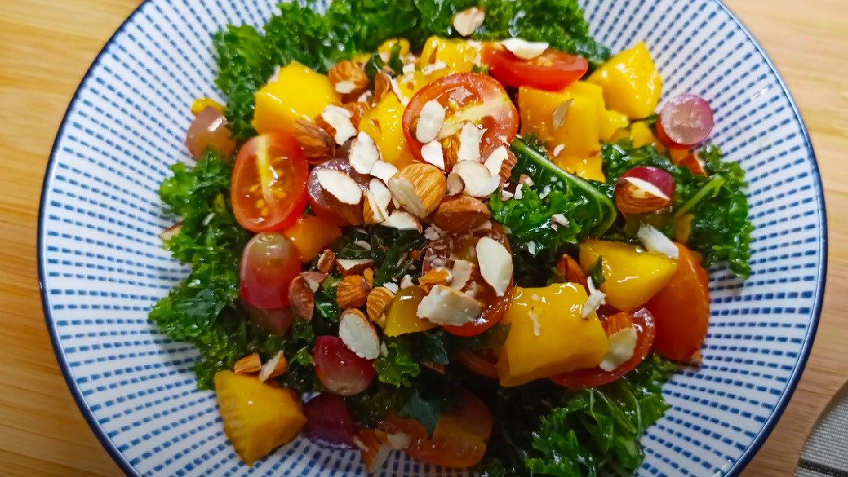 Mango kale salad