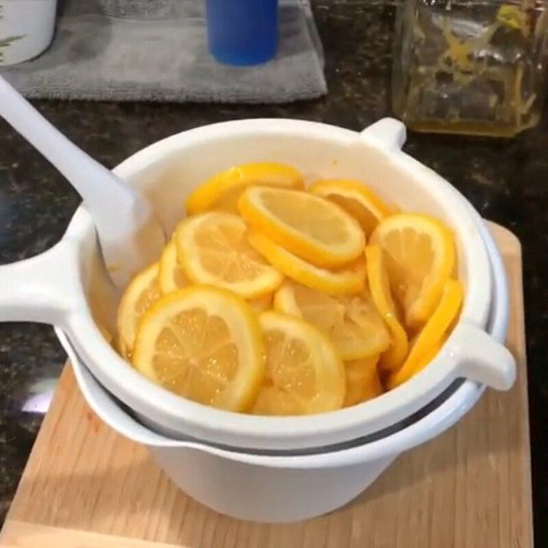 Step 4 Dry the jam Lemon slices with honey and ginger