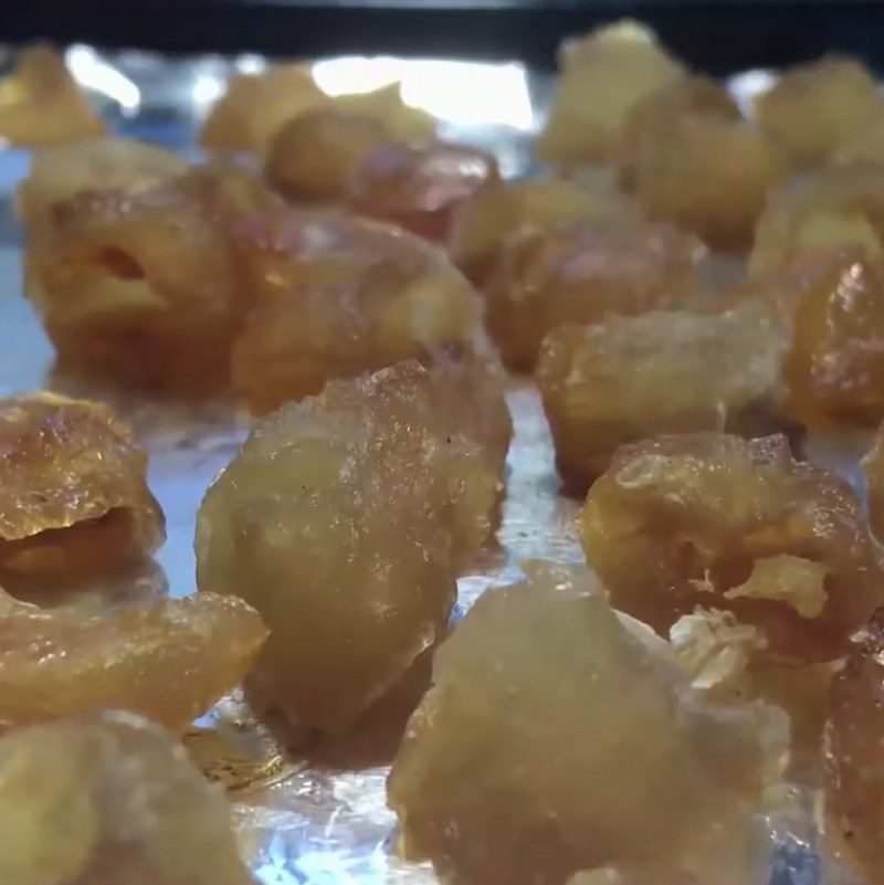 Step 2 Drying longan in the oven