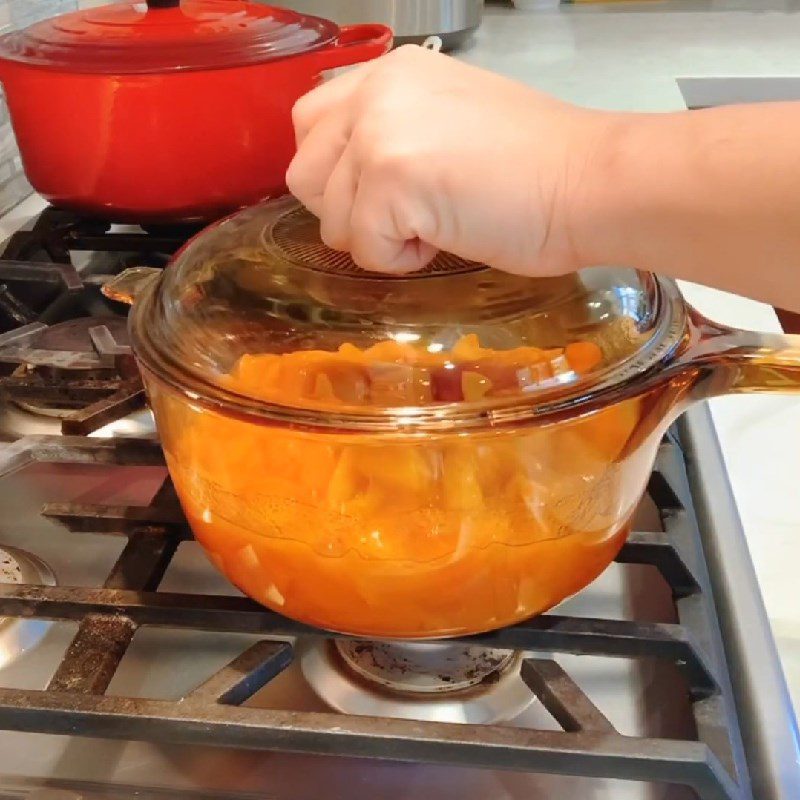 Step 2 Cook the apricots Apricot jam for spreading on bread