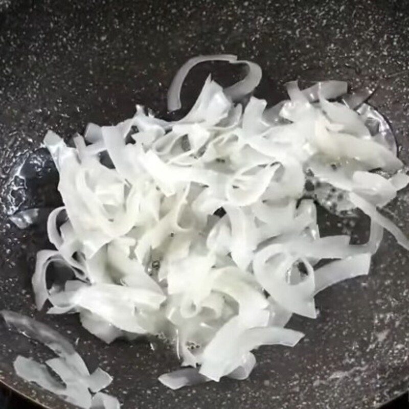 Step 3 Sautéing the coconut jam made in the oven