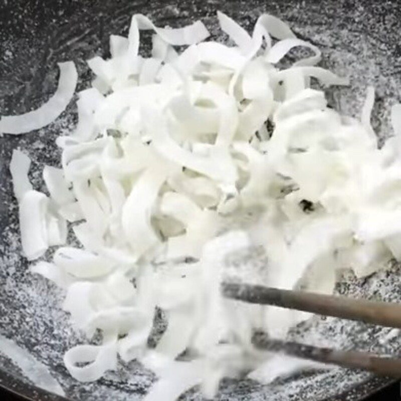 Step 3 Sautéing the coconut jam made in the oven