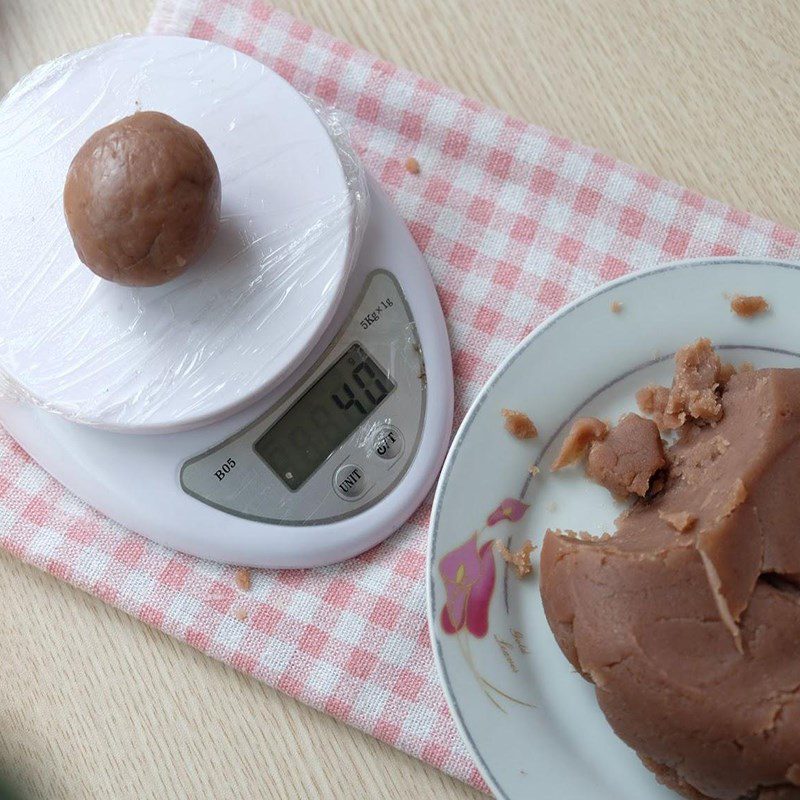 Step 4 Making red bean paste for sticky cake