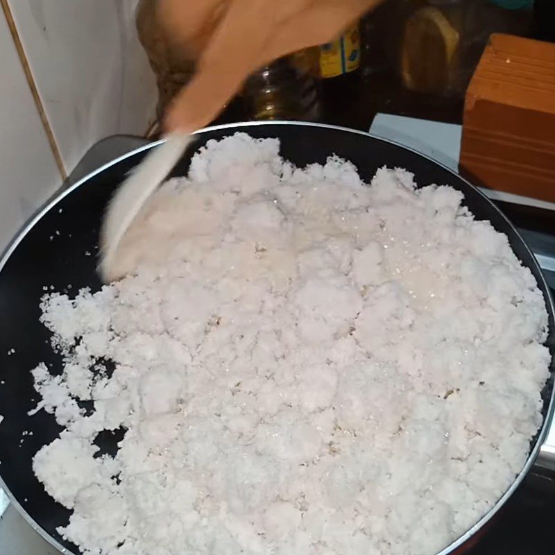 Step 3 Cooking coconut filling for Coconut Grid Bread