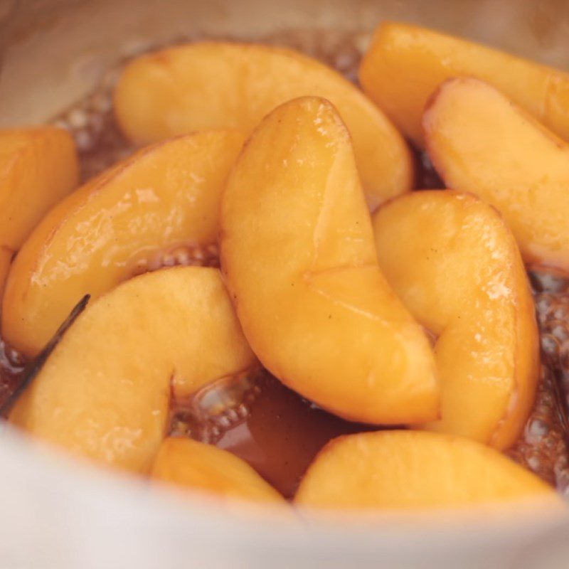 Step 7 Sauté apples with caramel Sweet potato apple pie