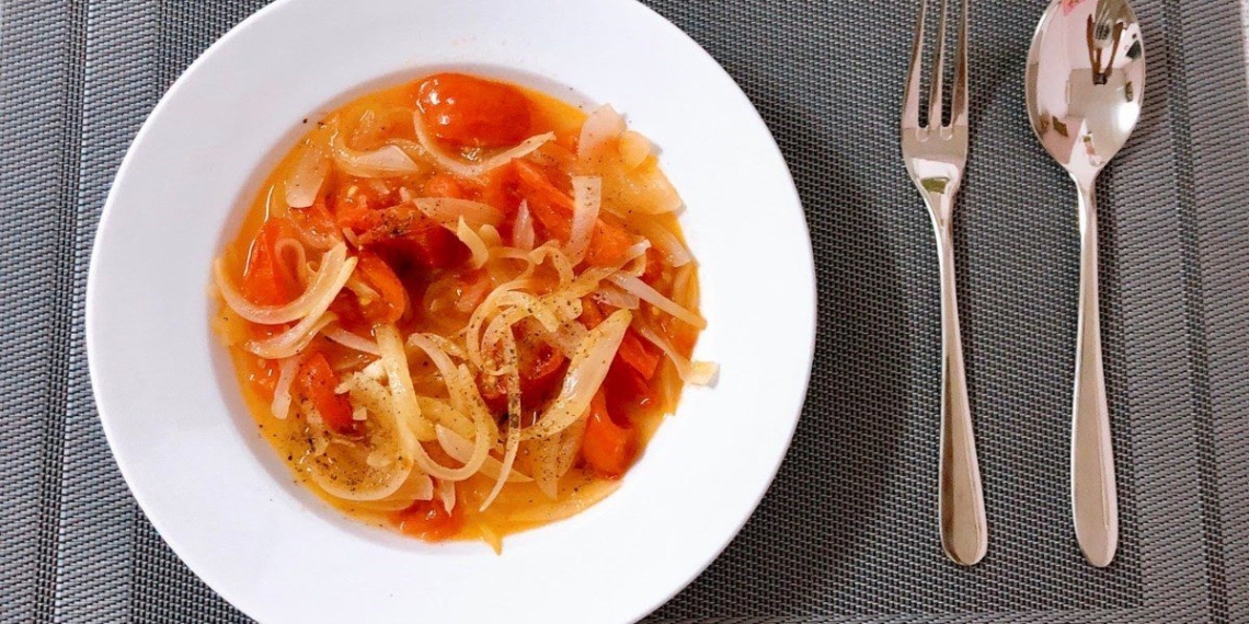 simple recipe for fried onions with tomatoes for a meal 10743