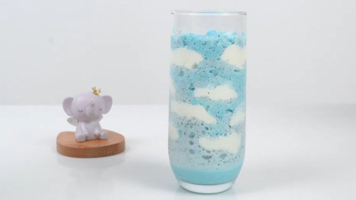 Blue sea cloud smoothie