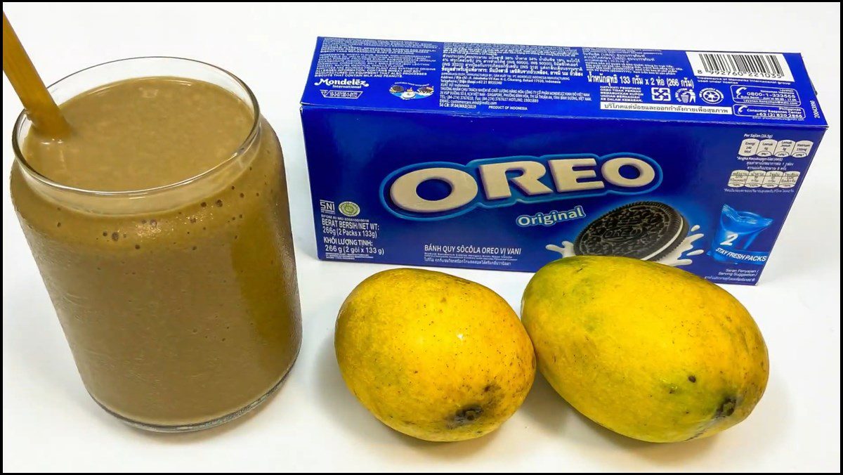 Mango Oreo smoothie