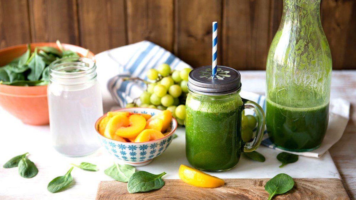 Peaches and green protein smoothie