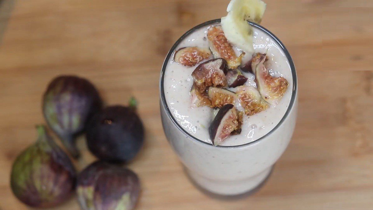 Fig smoothie with banana