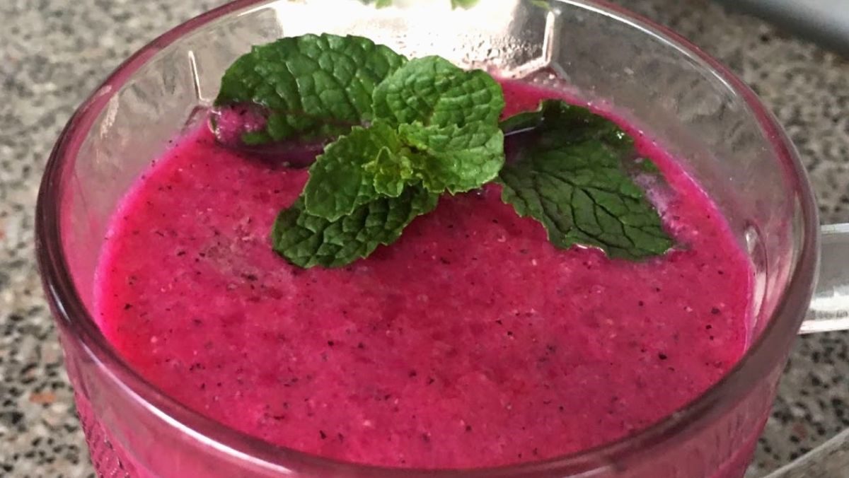 Dragon Fruit and Jackfruit Smoothie