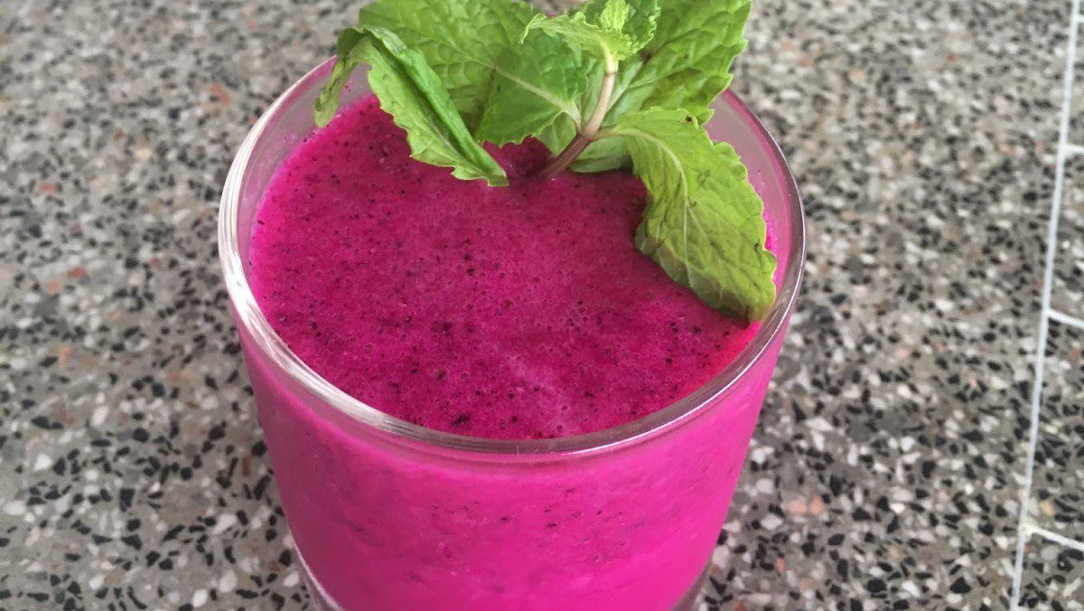 Dragon Fruit Fresh Milk Smoothie