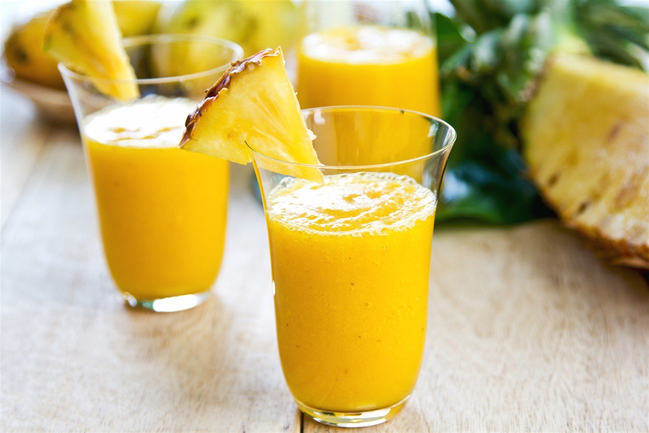 Mango Pineapple Smoothie with Yogurt