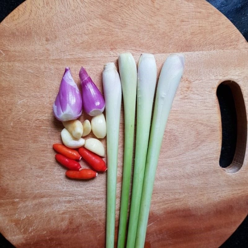 Step 2 Prepare other ingredients Salted lemongrass chicken (recipe shared by users)