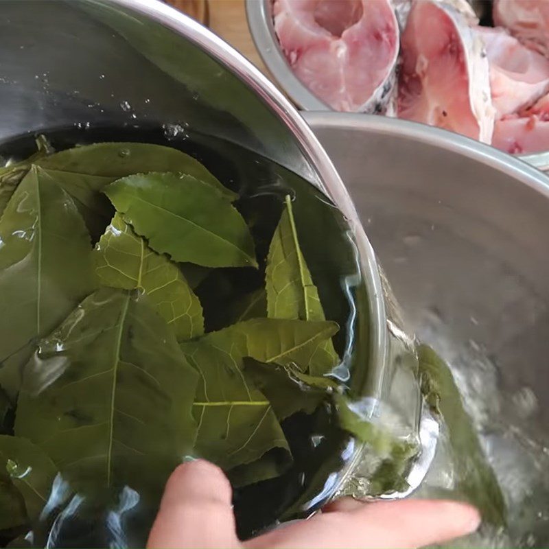 Step 1 Prepare the Fish Vu Dai Village Braised Fish