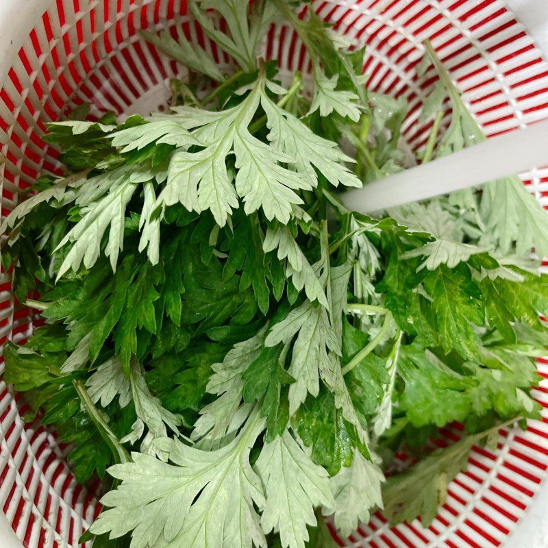 Step 2 Preparation of other ingredients Stewed pigeon with wormwood (Recipe shared by a user)