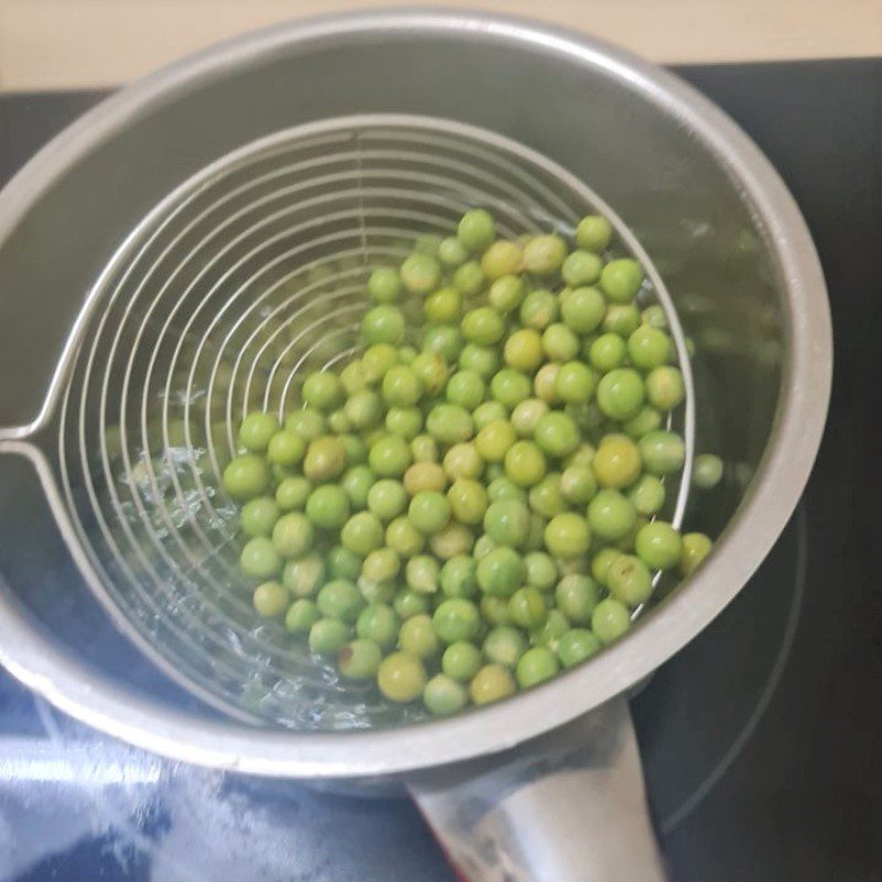 Step 1 Prepare the ingredients for Stir-fried Peas with Minced Meat