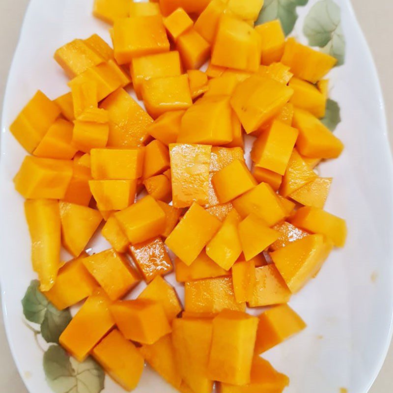 Step 1 Preparing the ingredients for Mango with condensed milk