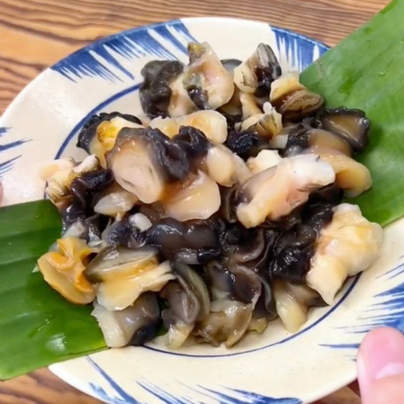 Step 1 Preparing the ingredients for Grilled Snails