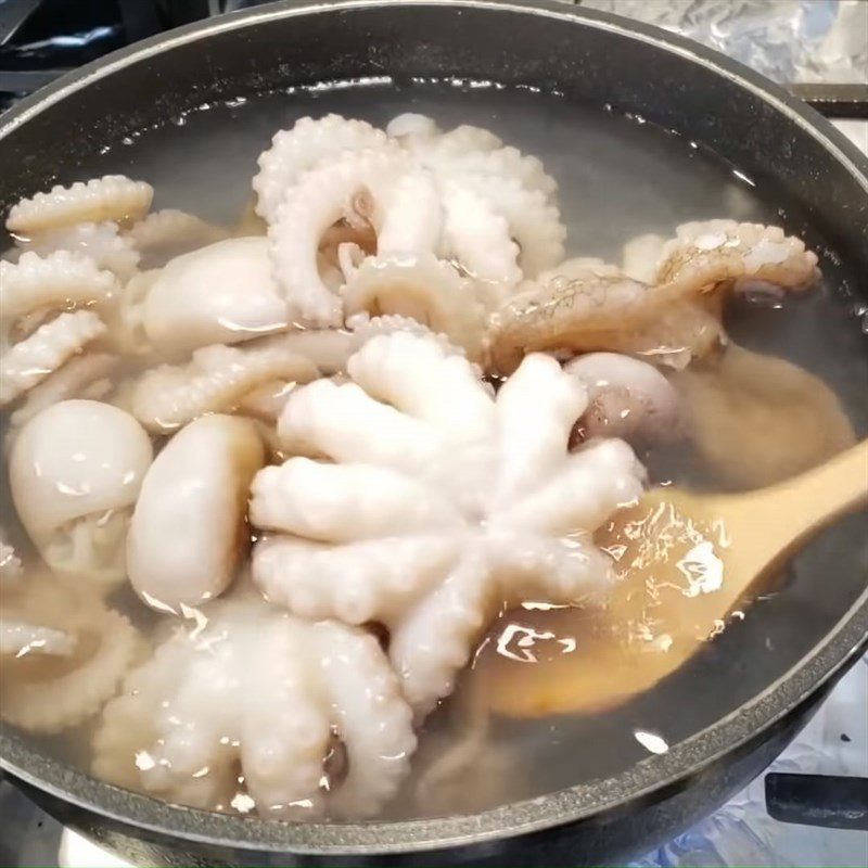 Step 2 Prepare the octopus for Fried Octopus with Fish Sauce