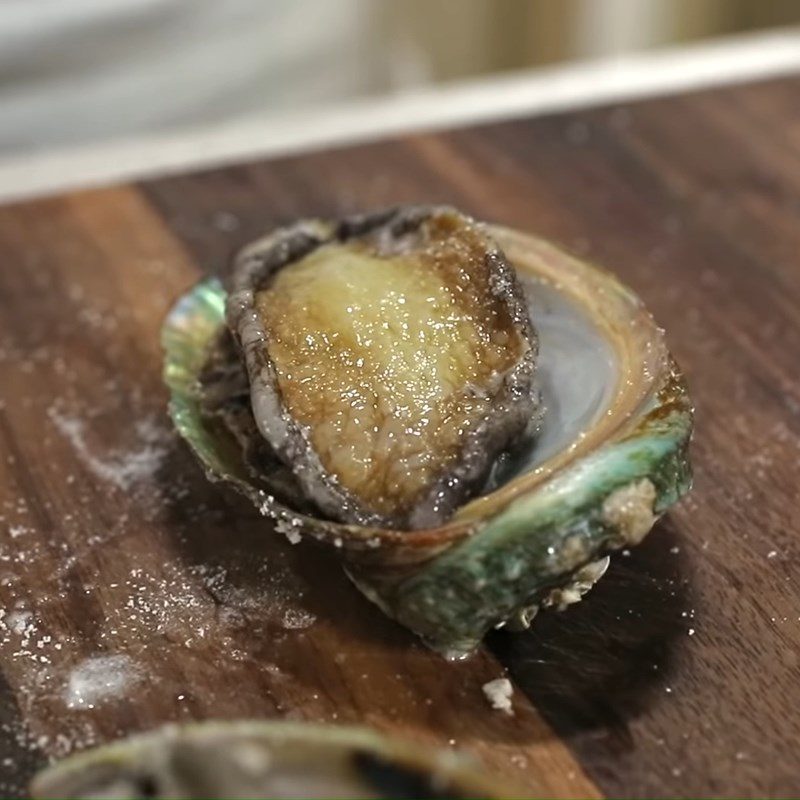 Step 1 Preparing abalone for Abalone Egg Porridge