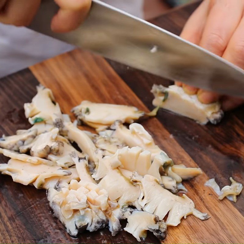 Step 1 Prepare abalone for abalone egg porridge