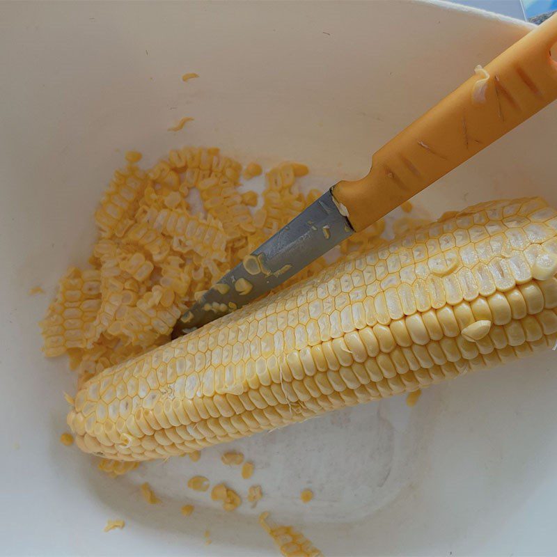 Step 1 Prepare the corn for Steamed Corn Cake