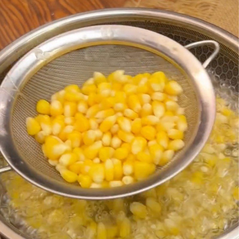 Step 1 Prepare the corn for Corn Cheese Pizza (Recipe from the TikTok channel Cooking with TasteVN)