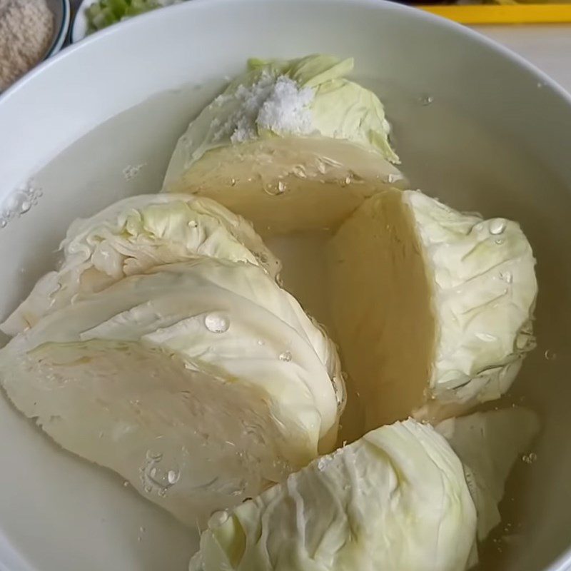 Step 1 Prepare the cabbage Cabbage braised with pepper