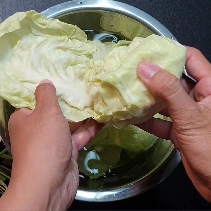 Step 1 Prepare the cabbage Cabbage rolls with braised tofu and pepper