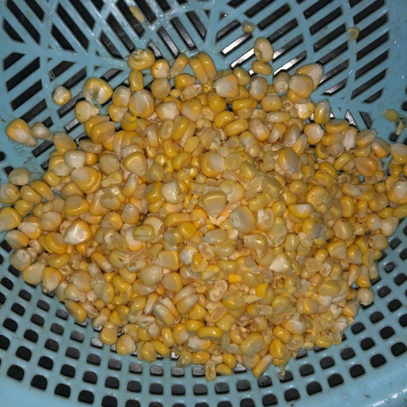 Step 1 Prepare American corn for American corn dessert with tapioca flour