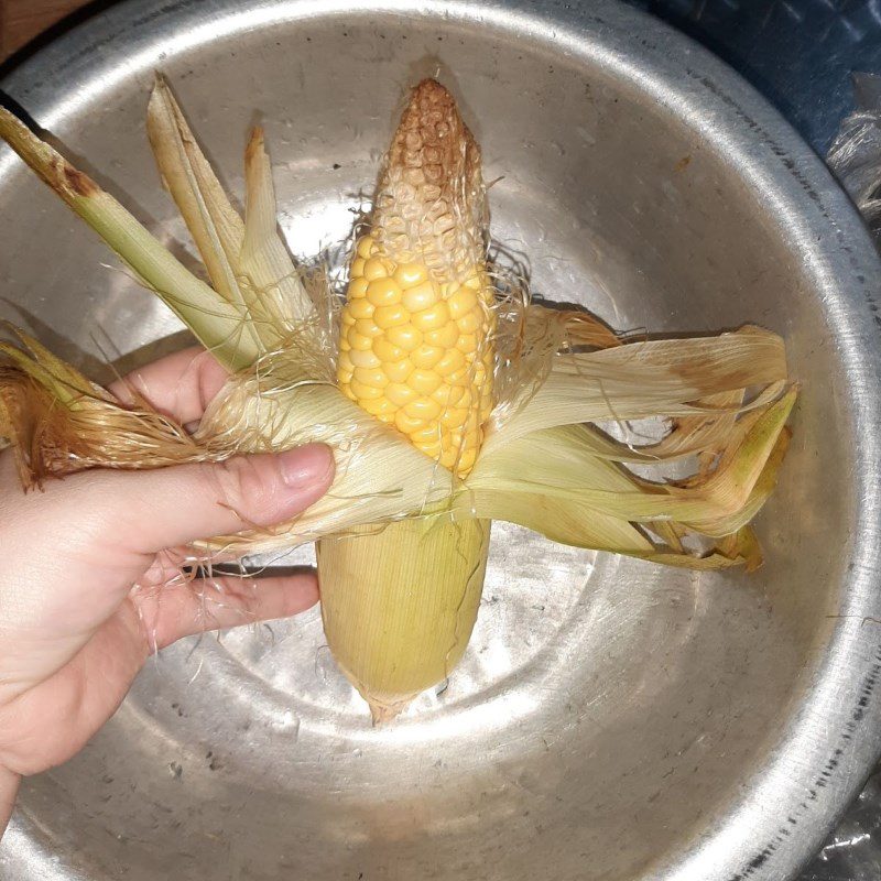 Step 1 Prepare American corn for American corn dessert with tapioca flour