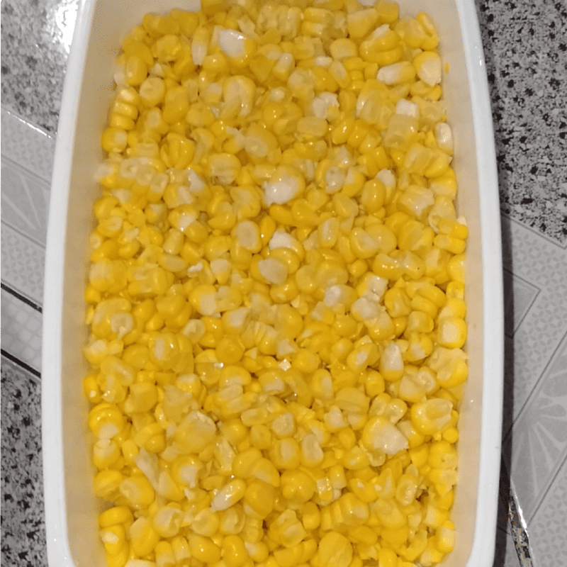 Step 1 Prepare the corn for American corn pudding with whole grains and pearls