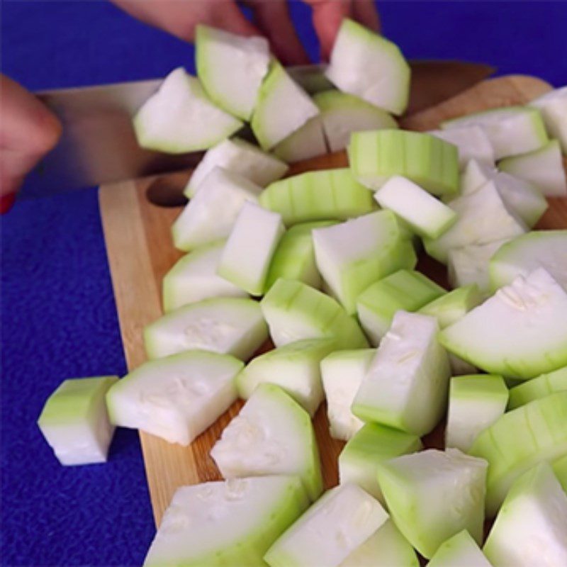 Step 1 Prepare the ingredients for Mint Gourd Juice