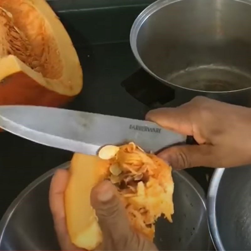 Step 1 Prepare the pumpkin for Dry Pumpkin Powder