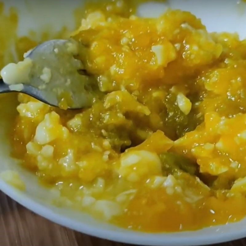 Step 1 Prepare pumpkin and lotus seeds Chicken soup with pumpkin and lotus seeds