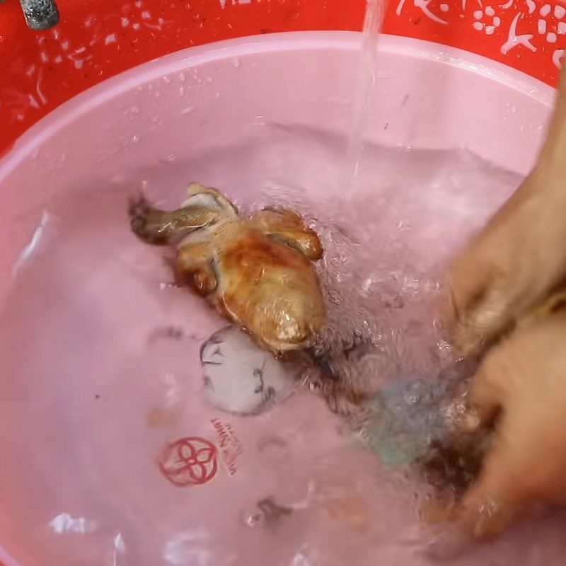 Step 1 Prepare the pigeon Stir-fried Pigeon with Loofah