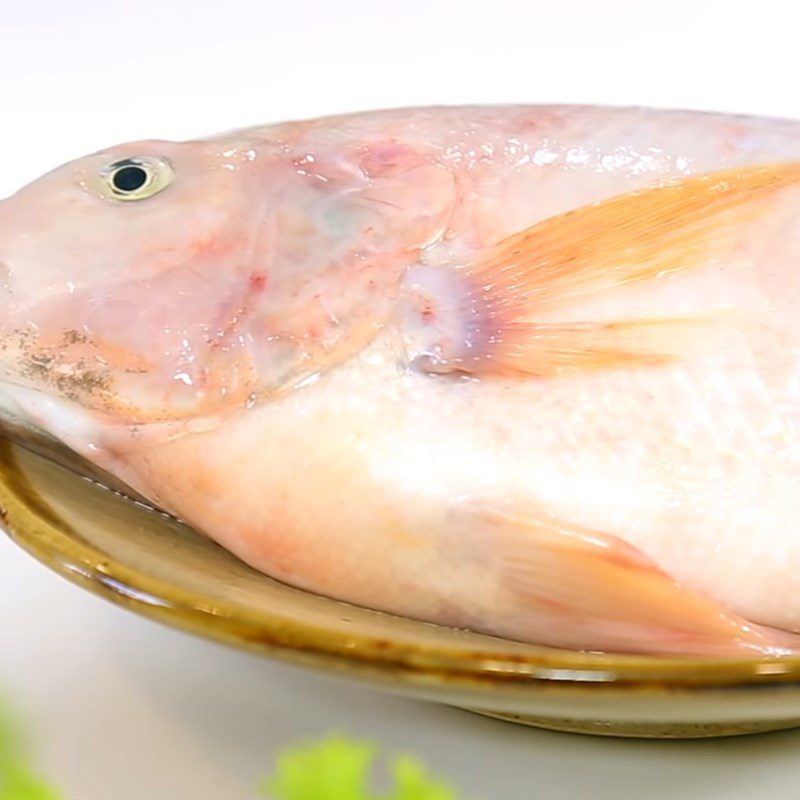 Step 1 Prepare the fish for crab soup