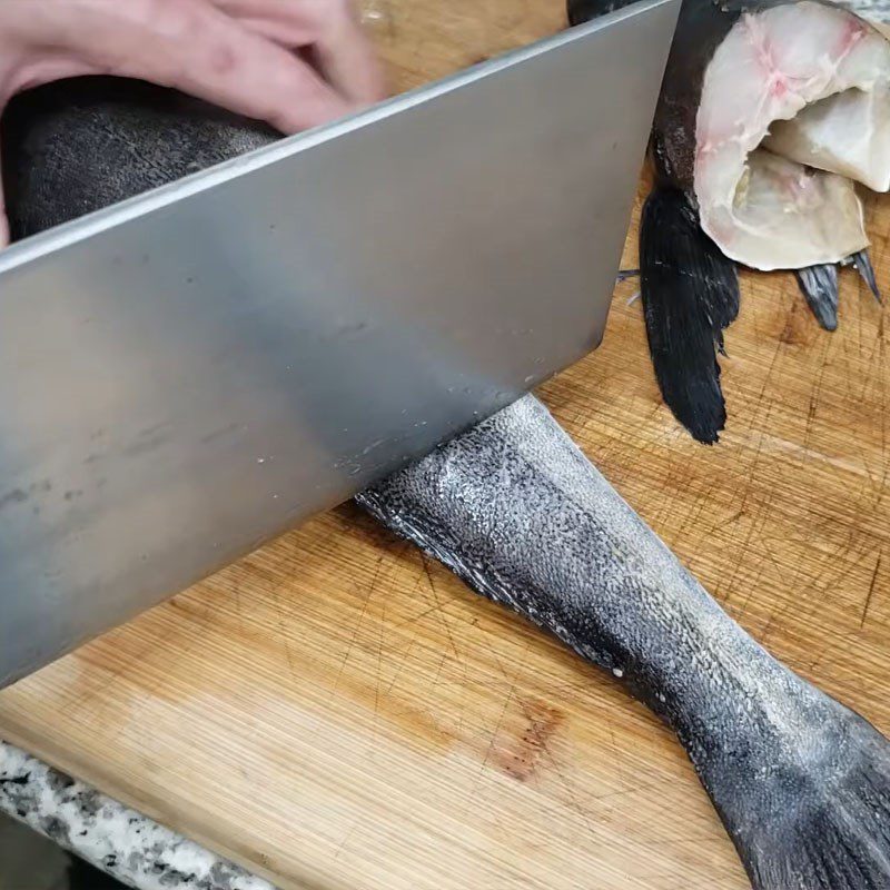 Step 1 Preparing the grouper Grouper braised in clay pot