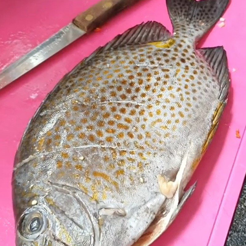 Step 1 Prepare the fish Grilled salt and chili fish