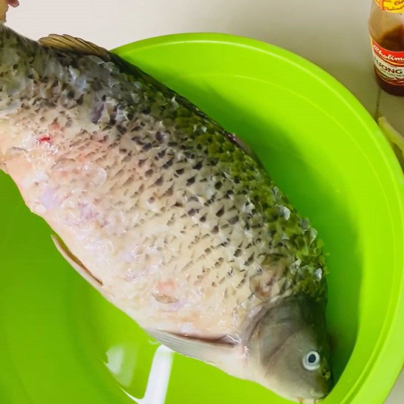 Step 1 Prepare the carp Fried Carp with Fish Sauce