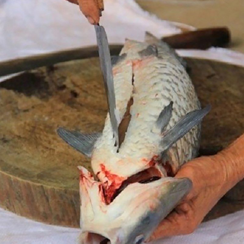 Step 1 Prepare the Carp Steamed Carp with Soy Sauce