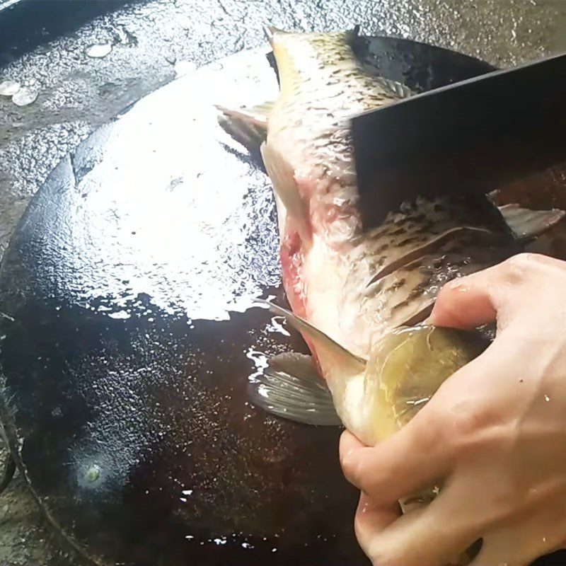 Step 1 Prepare the carp Grilled carp with chili salt